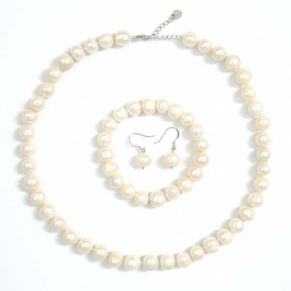Perlenset in Weiß mit 10 mm potato-runden Süsswasser-Perlen