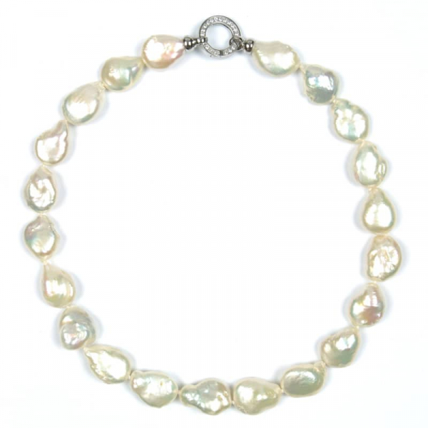 Keshi-Perlenkette in Weiß