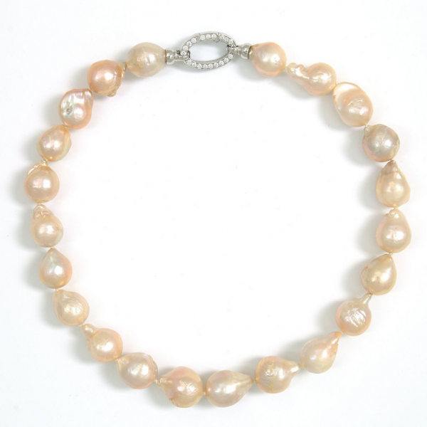 Barock-Perlenkette in Peach