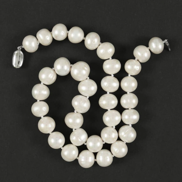 Perlenketten in Weiß mit 11-13,5 mm Perlen