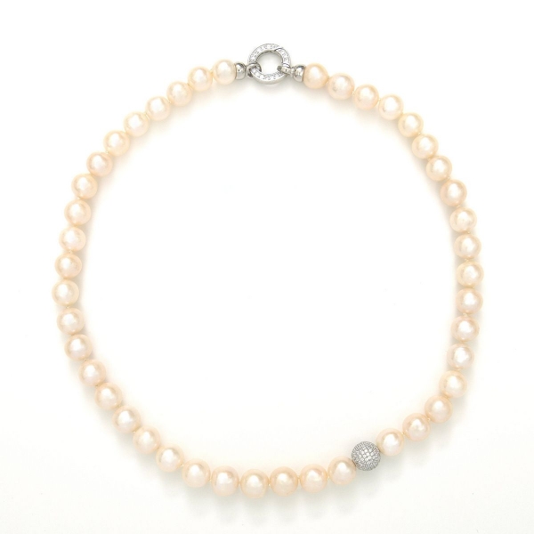 Perlenkette in Weiß mit 10 mm Perlen und einer funkelnden Weißgold-Kugel