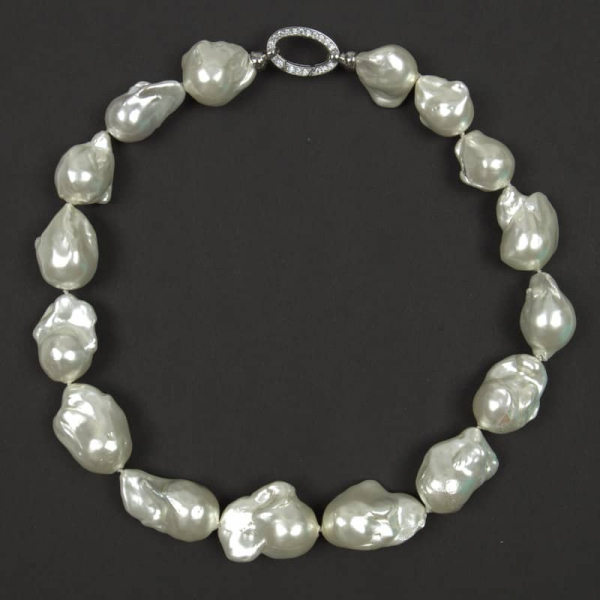 Barock-Perlenkette in Weiß